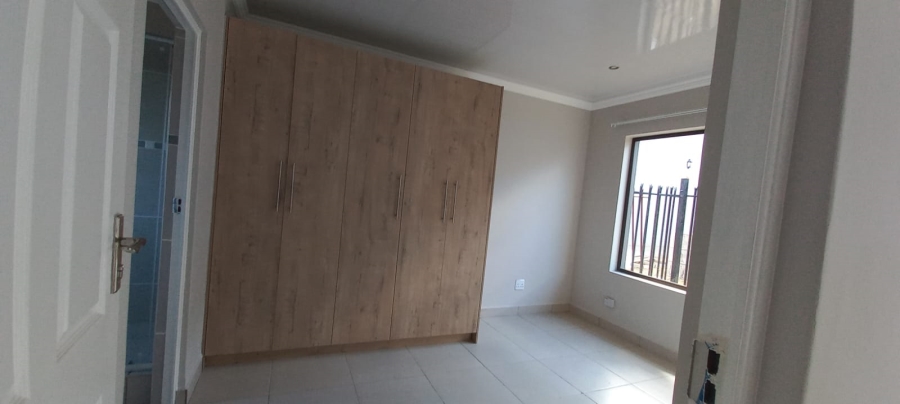 To Let 3 Bedroom Property for Rent in Heidedal Free State